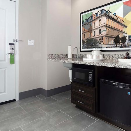Hampton Inn & Suites - Raleigh Downtown Екстер'єр фото