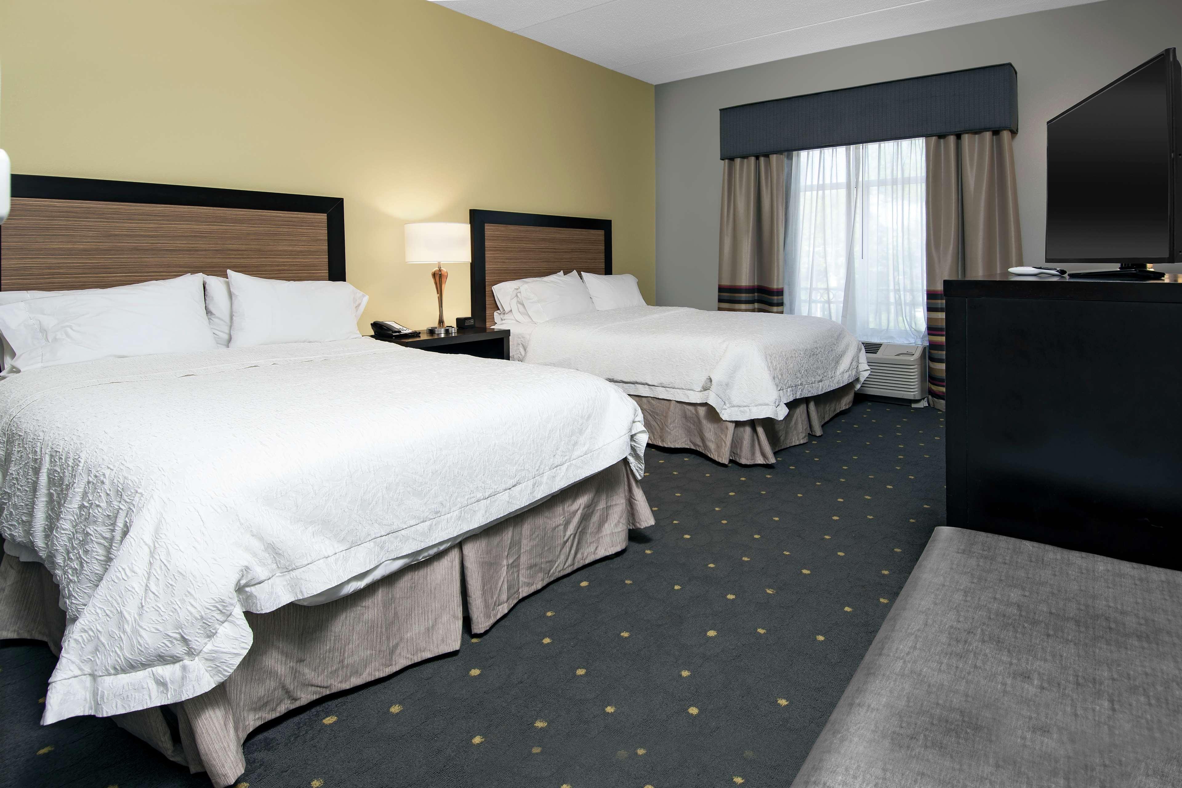 Hampton Inn & Suites - Raleigh Downtown Екстер'єр фото