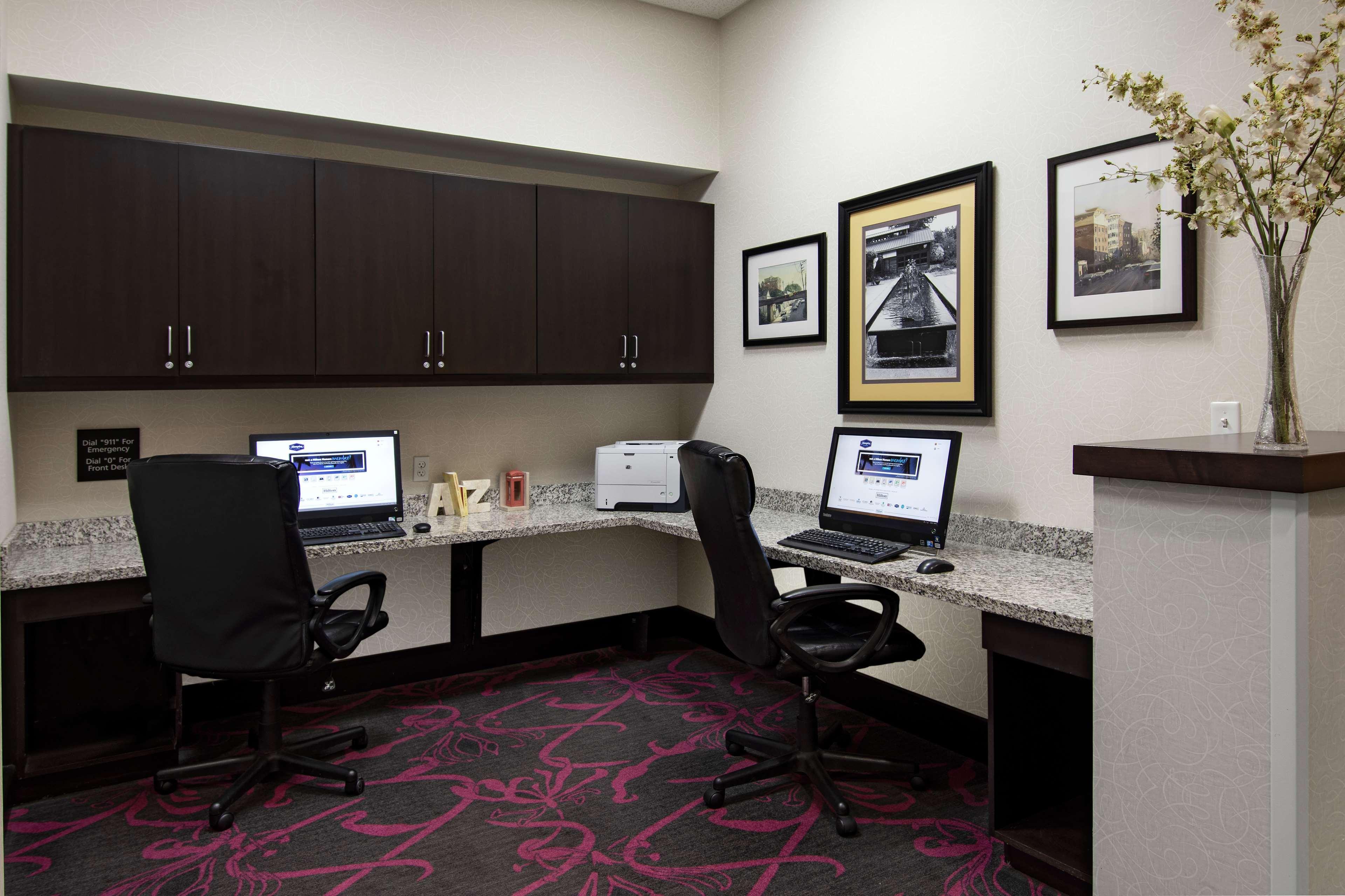 Hampton Inn & Suites - Raleigh Downtown Екстер'єр фото