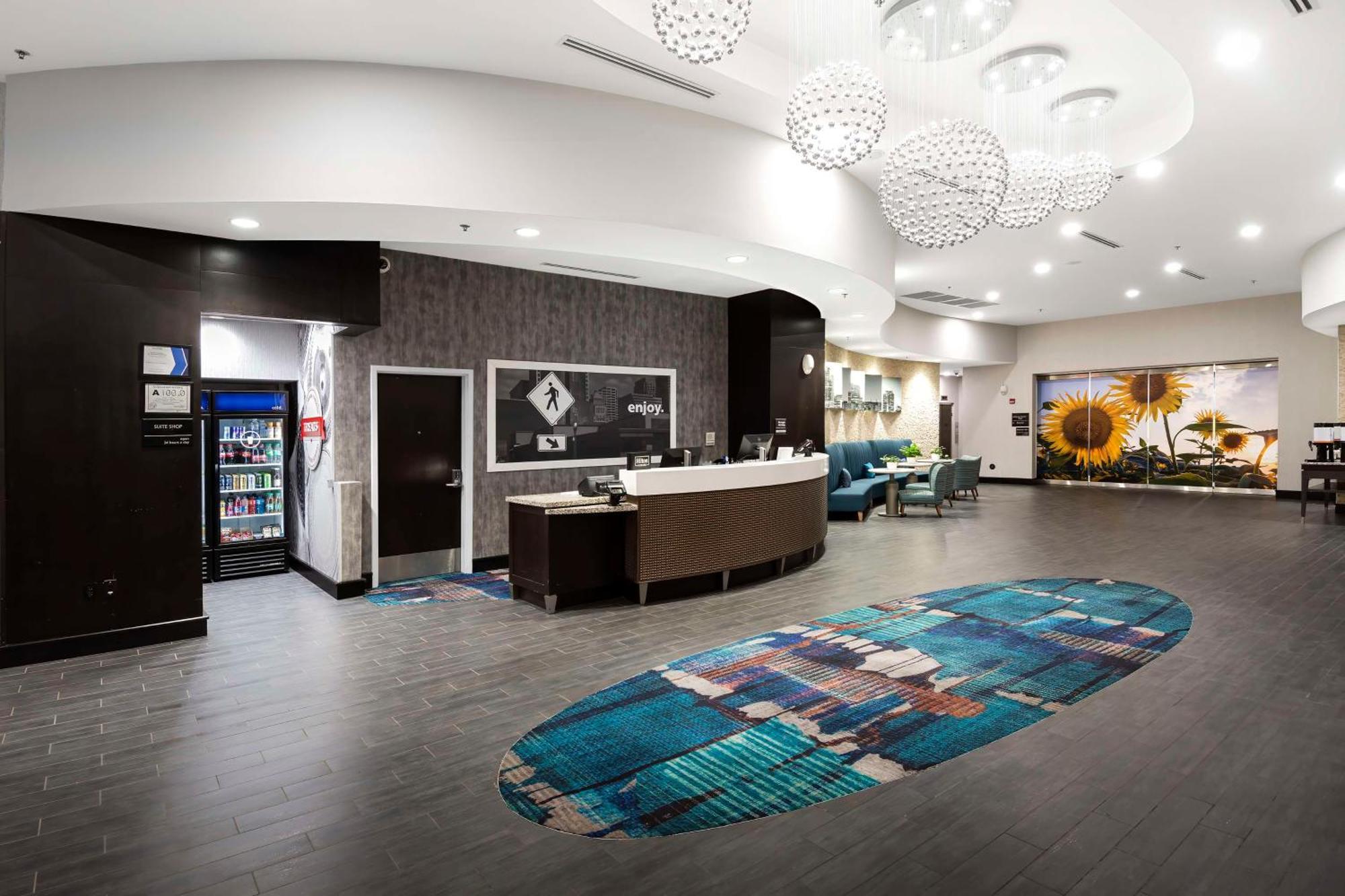 Hampton Inn & Suites - Raleigh Downtown Екстер'єр фото