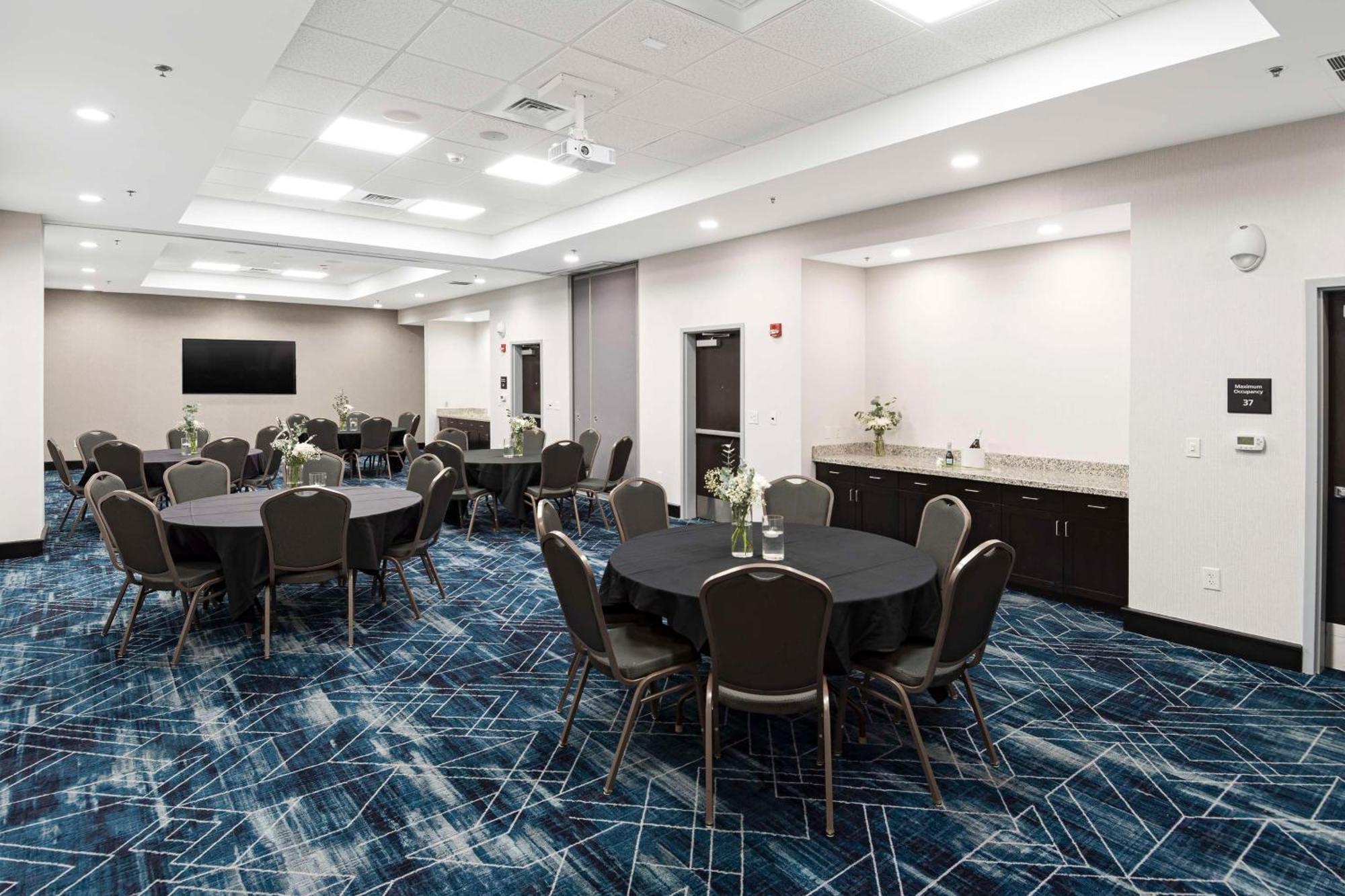Hampton Inn & Suites - Raleigh Downtown Екстер'єр фото