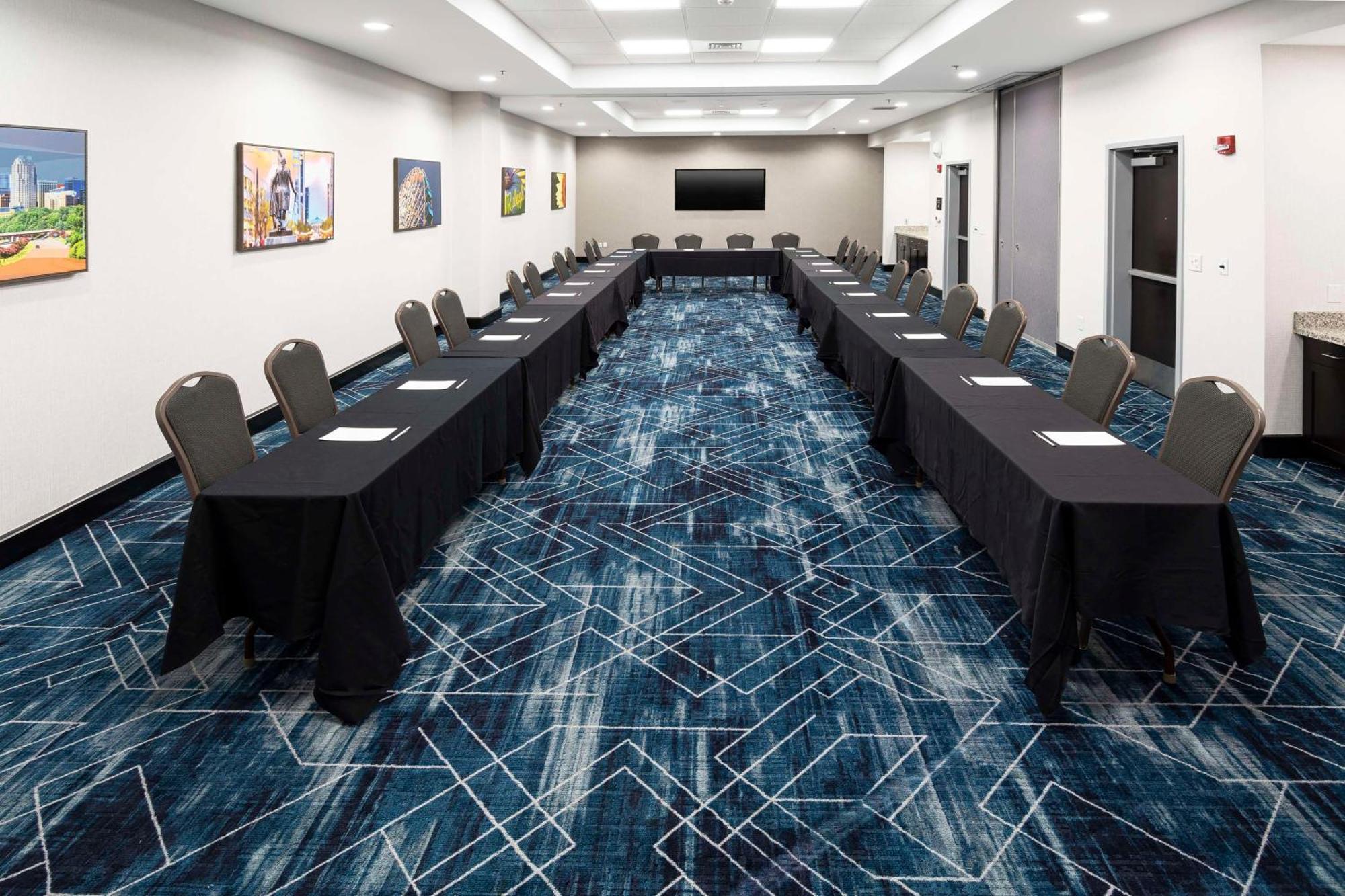 Hampton Inn & Suites - Raleigh Downtown Екстер'єр фото