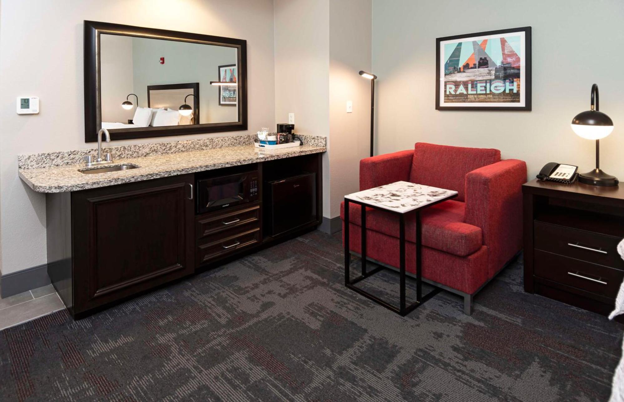 Hampton Inn & Suites - Raleigh Downtown Екстер'єр фото