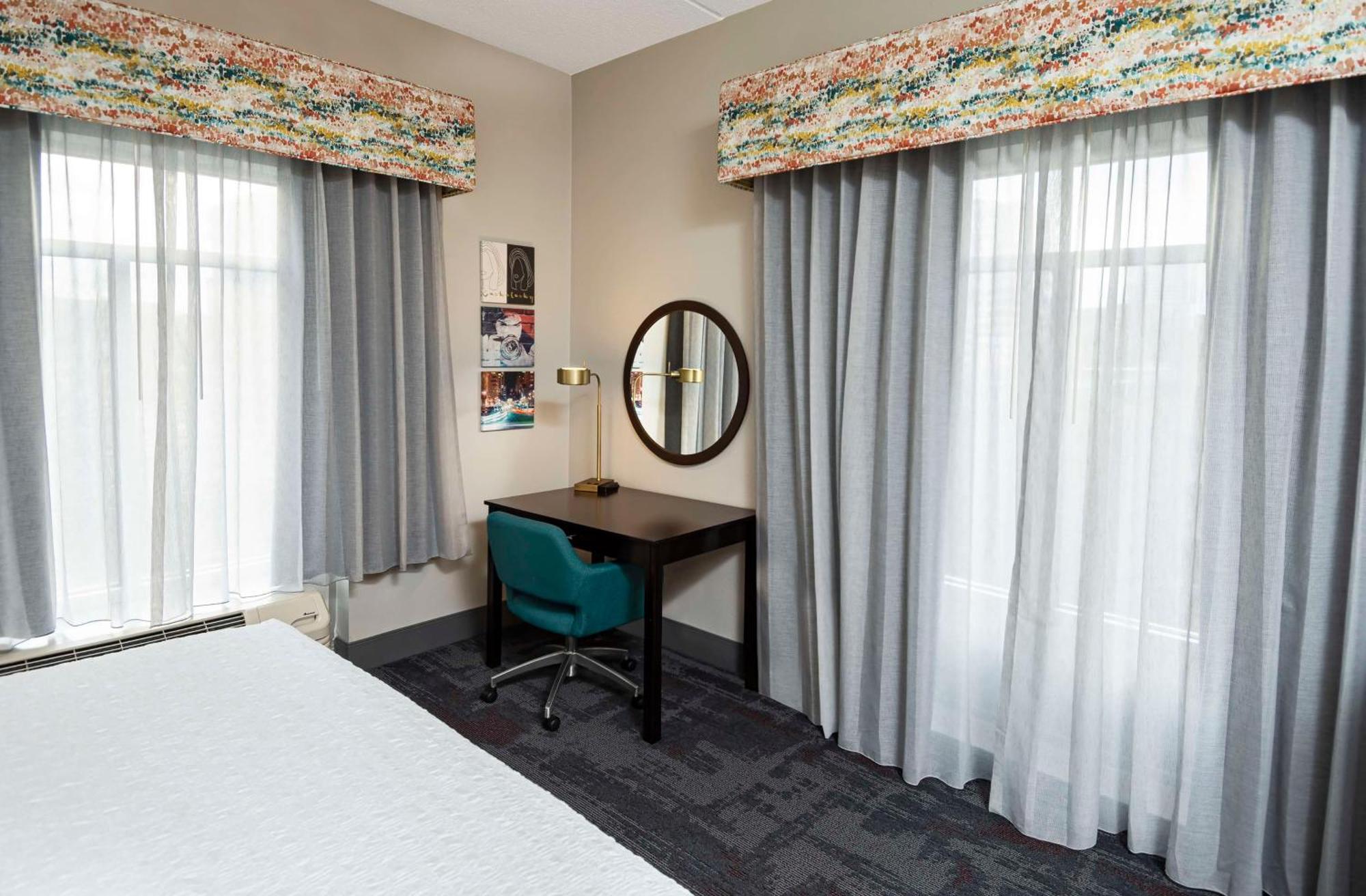 Hampton Inn & Suites - Raleigh Downtown Екстер'єр фото