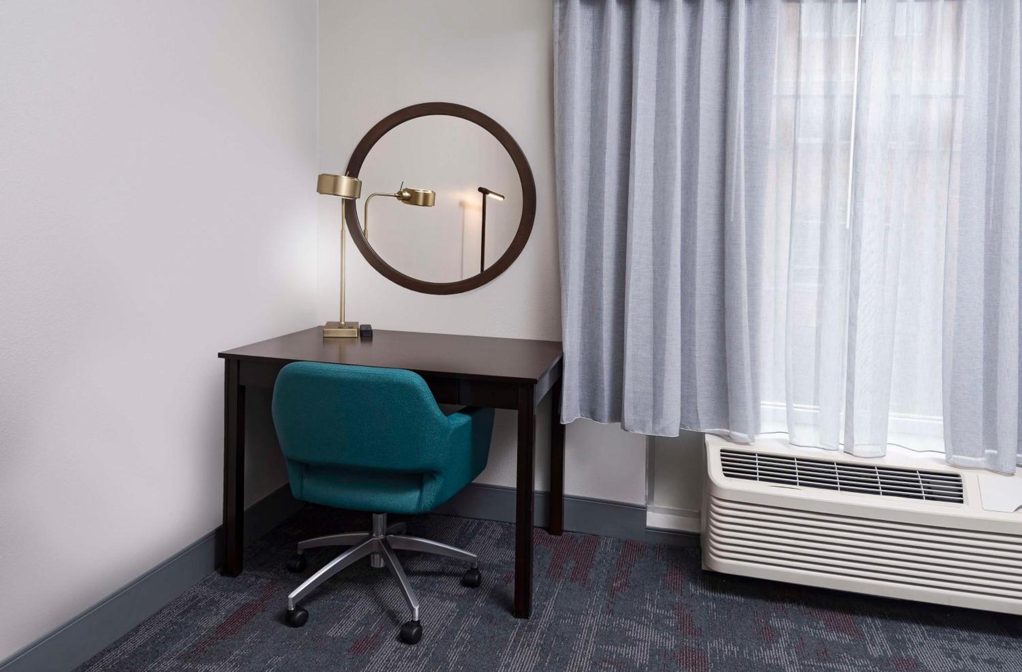 Hampton Inn & Suites - Raleigh Downtown Екстер'єр фото