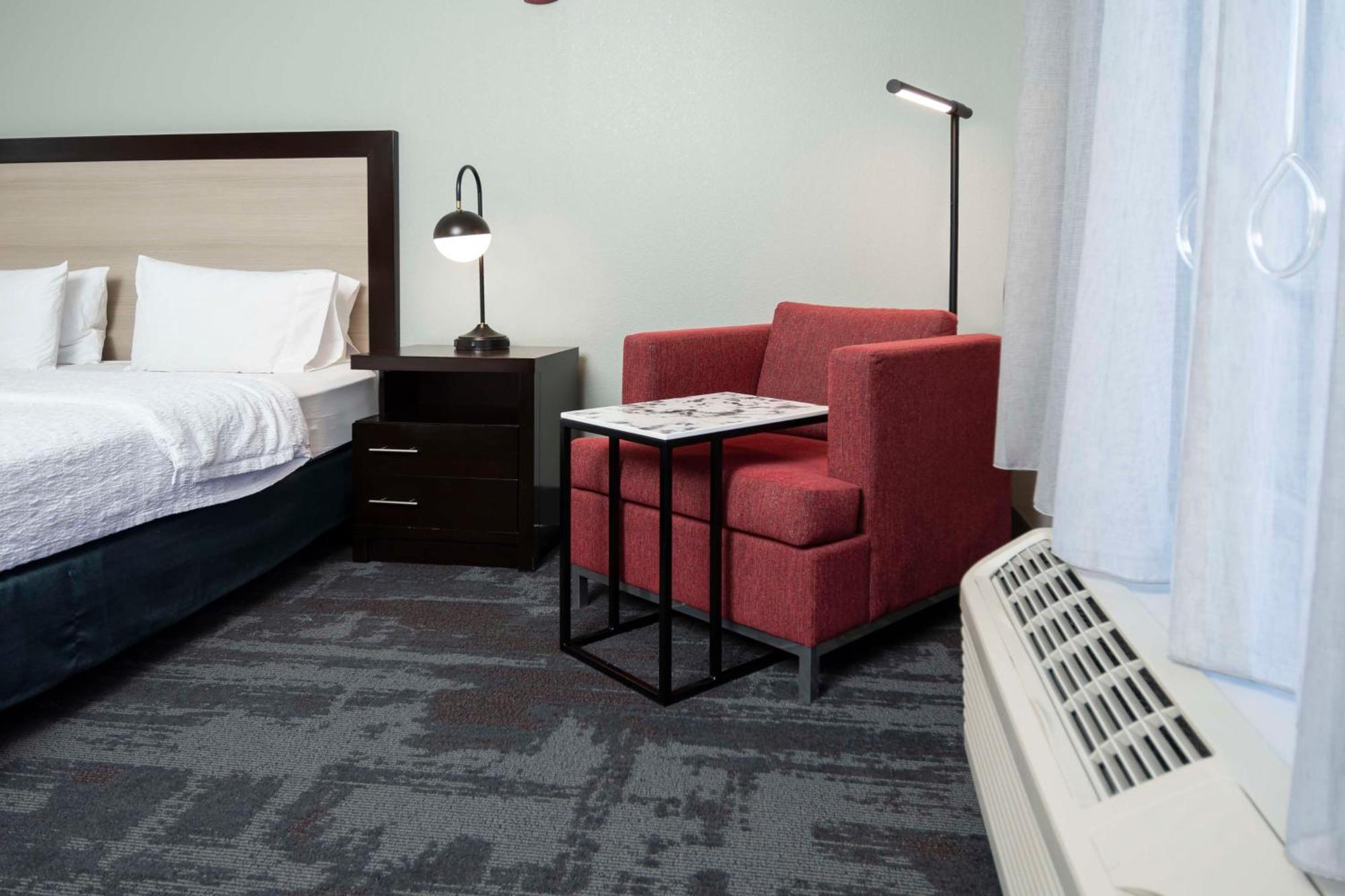 Hampton Inn & Suites - Raleigh Downtown Екстер'єр фото