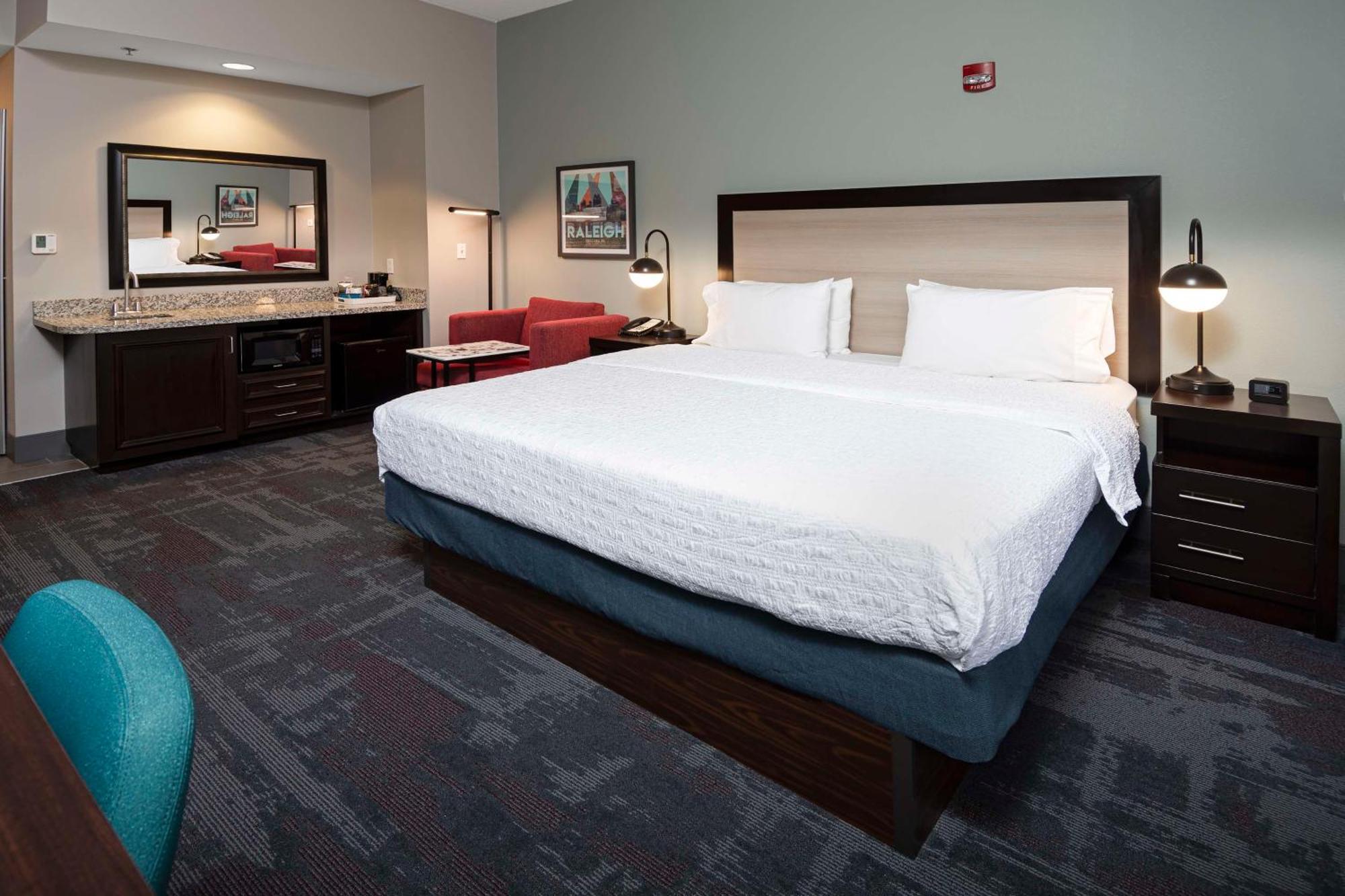 Hampton Inn & Suites - Raleigh Downtown Екстер'єр фото