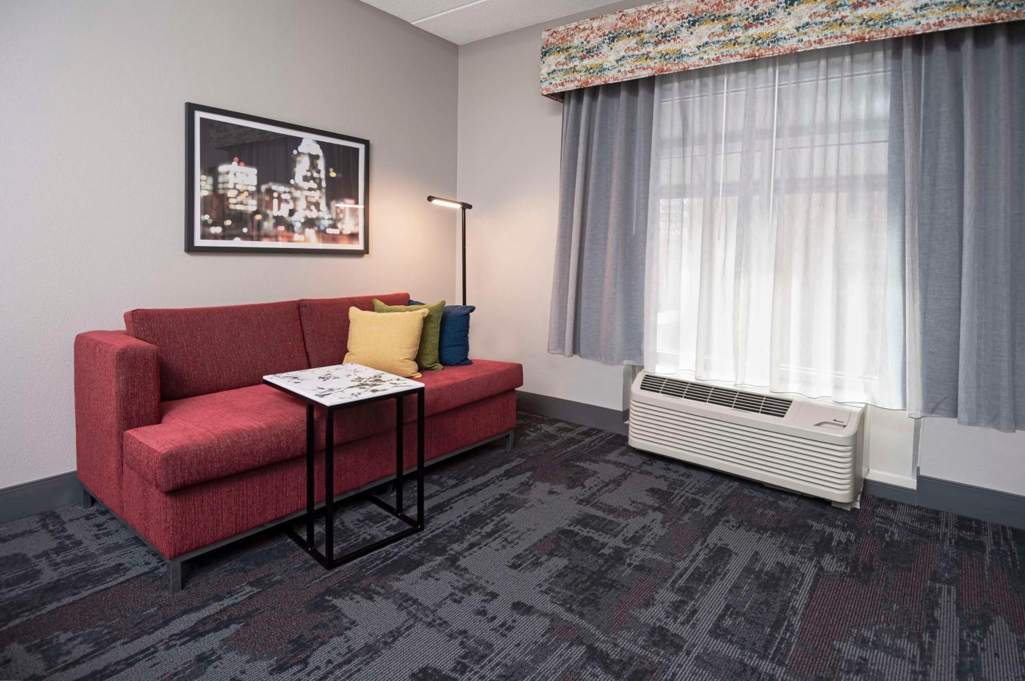 Hampton Inn & Suites - Raleigh Downtown Екстер'єр фото
