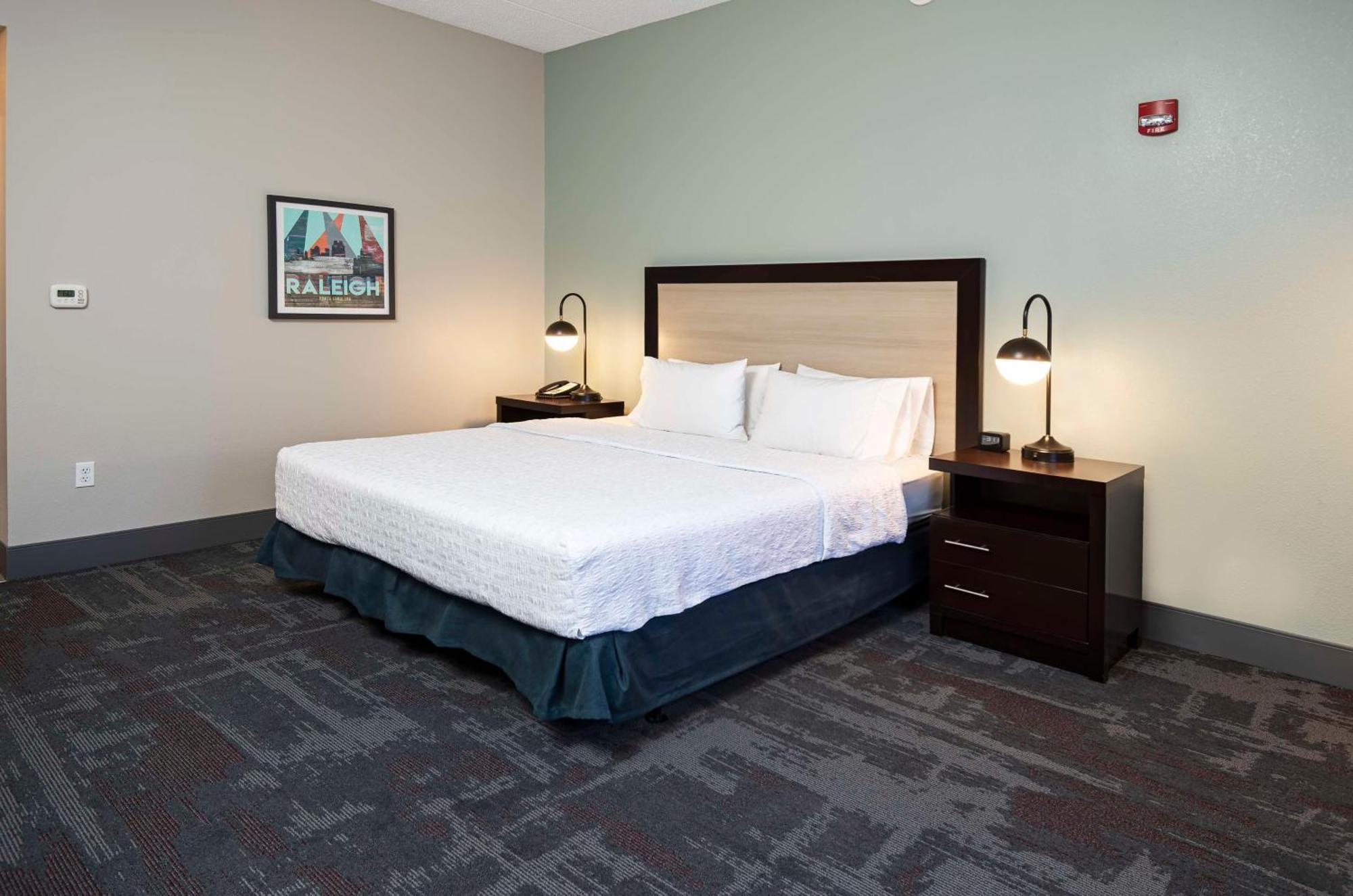 Hampton Inn & Suites - Raleigh Downtown Екстер'єр фото