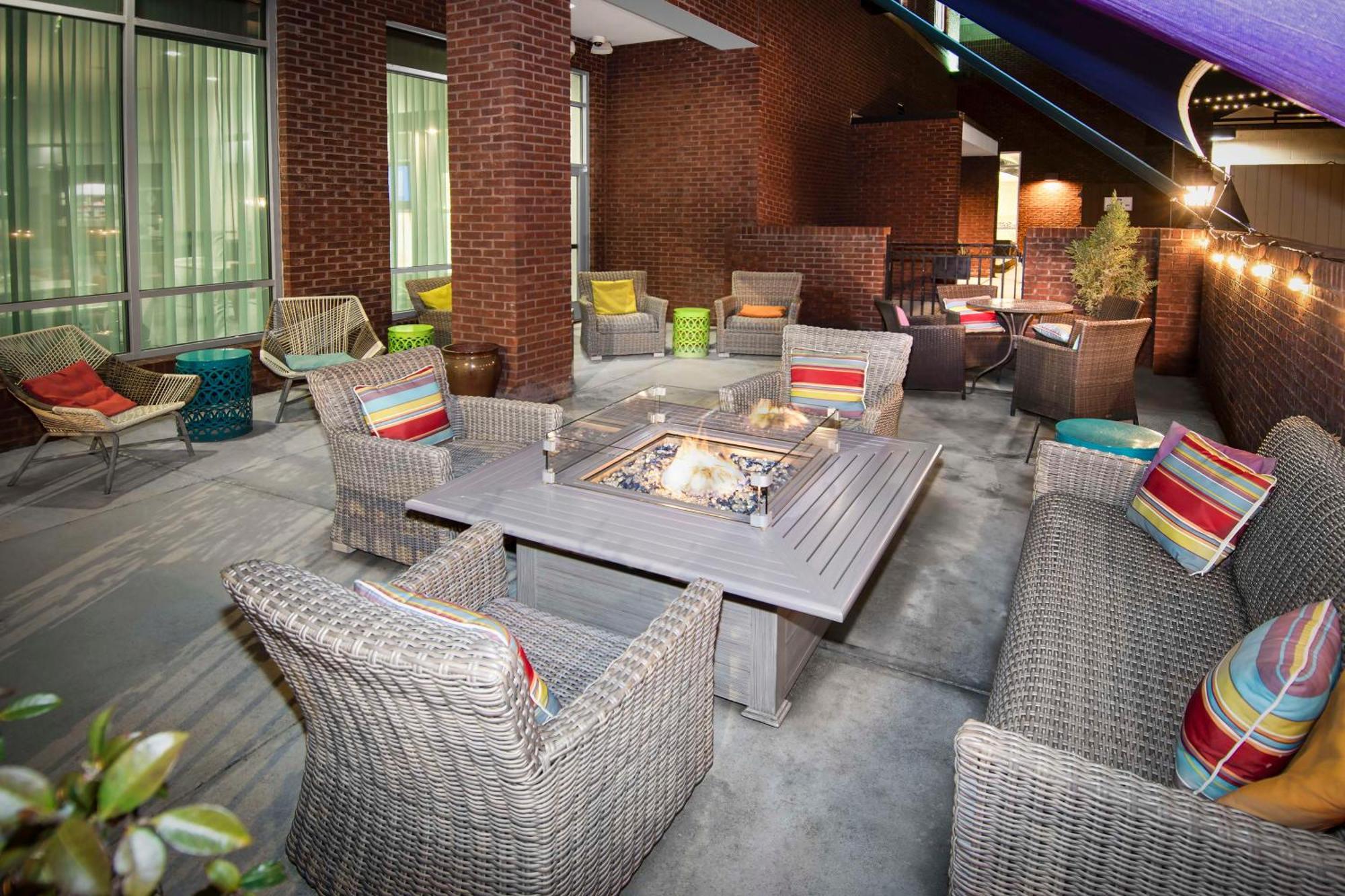 Hampton Inn & Suites - Raleigh Downtown Екстер'єр фото