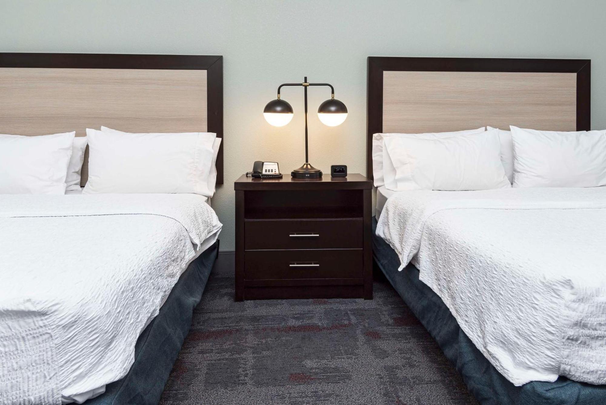 Hampton Inn & Suites - Raleigh Downtown Екстер'єр фото